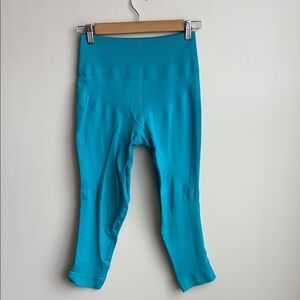 Lululemon Zone In Crop Leggings Compression Seamless Yoga
